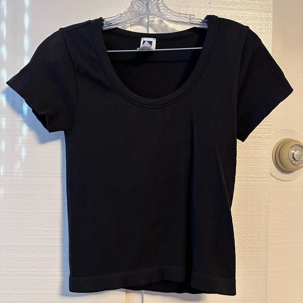 Old Navy Black Ribbed Short Sleeve Tee